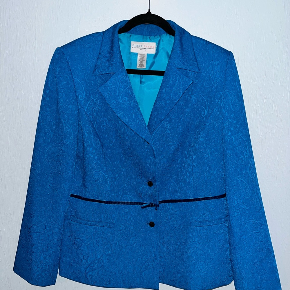Liz Claiborne Blue Tailored Blazer with Notched Lapels